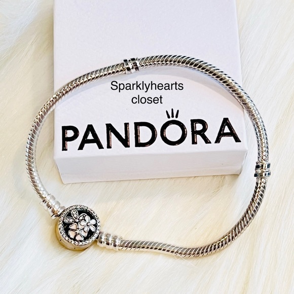 Pandora Flower Bracelet - Picture 1 of 5